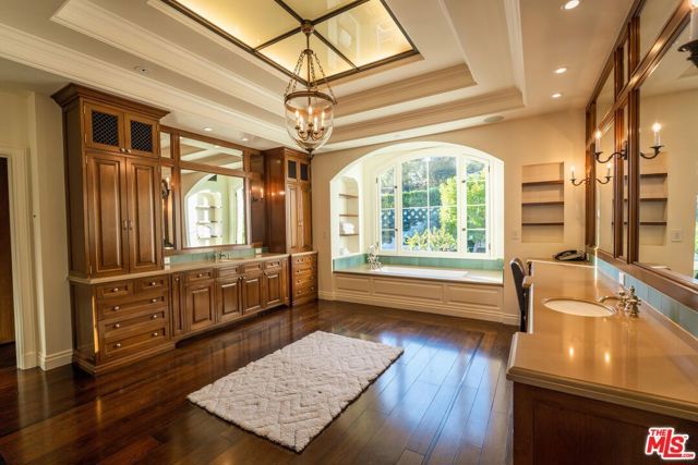 1676 Alta Mura Road, Pacific Palisades (los Angeles), CA 90272