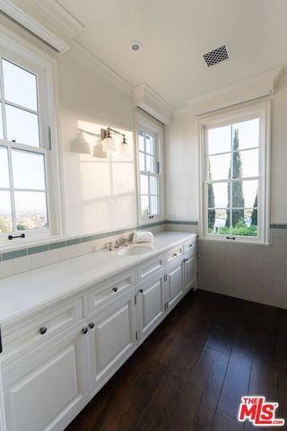 1676 Alta Mura Road, Pacific Palisades (los Angeles), CA 90272