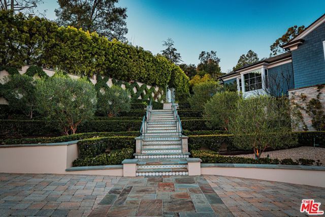 1676 Alta Mura Road, Pacific Palisades (los Angeles), CA 90272