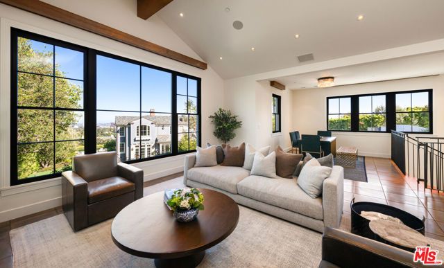 1676 Alta Mura Road, Pacific Palisades (los Angeles), CA 90272