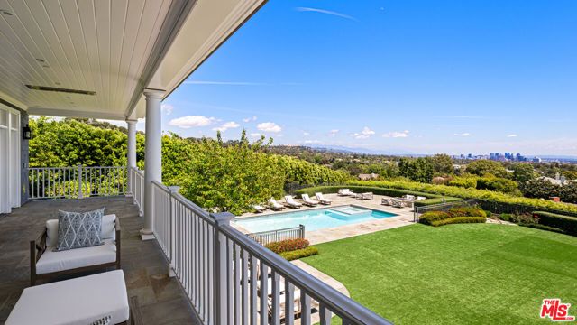 1676 Alta Mura Road, Pacific Palisades (los Angeles), CA 90272