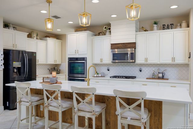 12027 HUNT EST, San Antonio, TX 78253