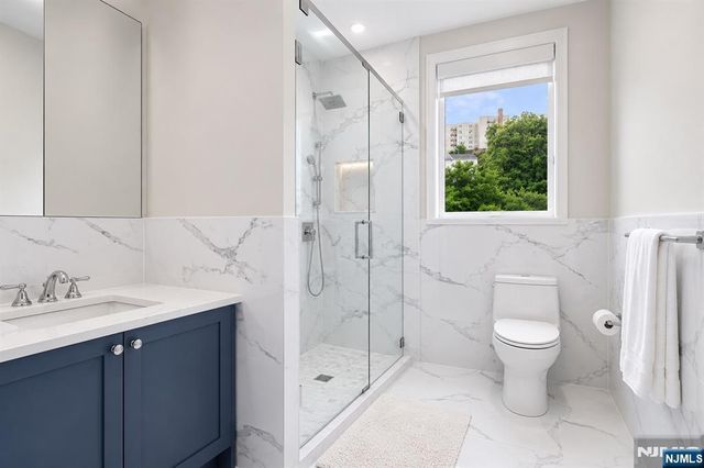 3 Somerset Lane 500, Edgewater, NJ 07020