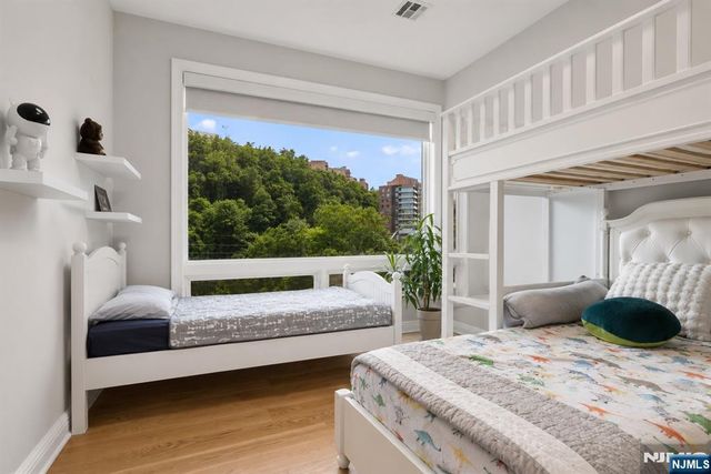3 Somerset Lane 500, Edgewater, NJ 07020