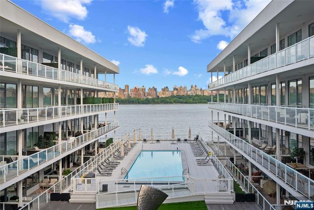 3 Somerset Lane 500, Edgewater, NJ 07020