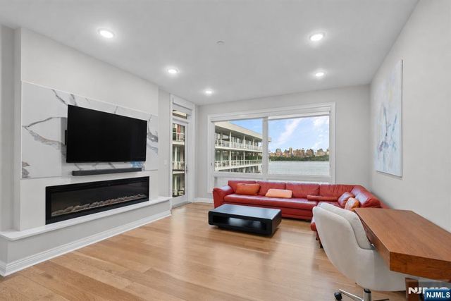 3 Somerset Lane 500, Edgewater, NJ 07020