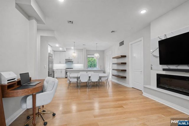 3 Somerset Lane 500, Edgewater, NJ 07020