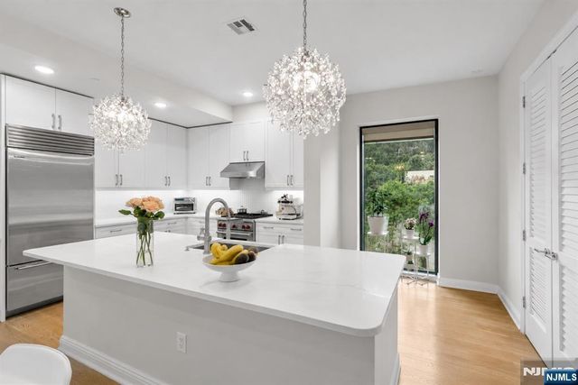 3 Somerset Lane 500, Edgewater, NJ 07020
