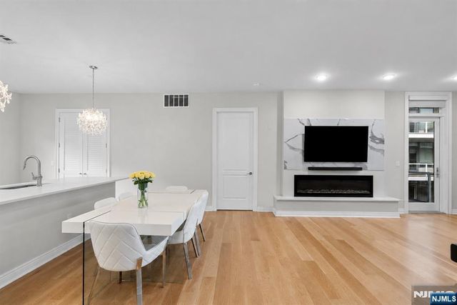 3 Somerset Lane 500, Edgewater, NJ 07020
