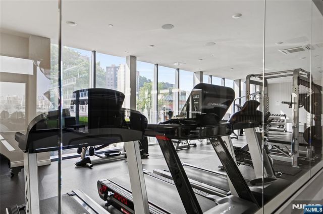 3 Somerset Lane 500, Edgewater, NJ 07020
