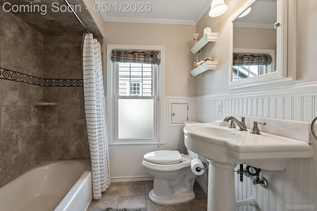 580 W Lewiston Avenue, Ferndale, MI 48220