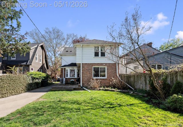 580 W Lewiston Avenue, Ferndale, MI 48220