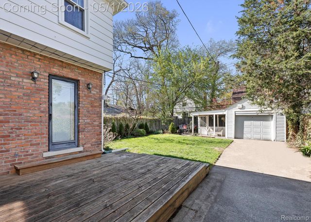 580 W Lewiston Avenue, Ferndale, MI 48220