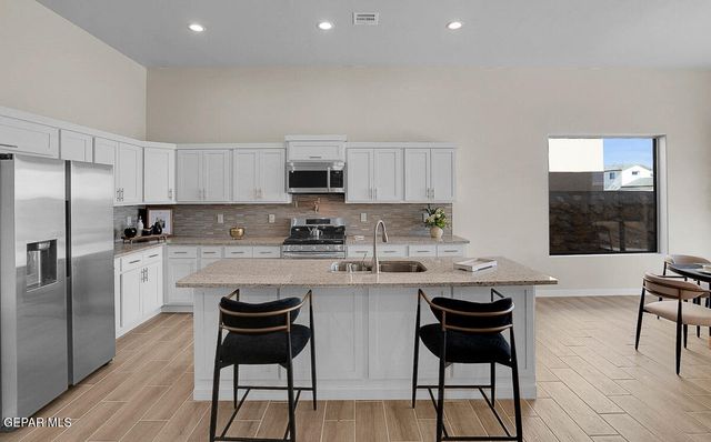 12641 MIDDLESBROUGH Avenue, Horizon City, TX 79928