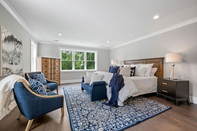 5 Milk St, Natick, MA 01760