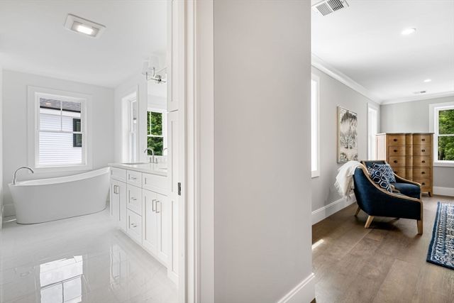 5 Milk St, Natick, MA 01760