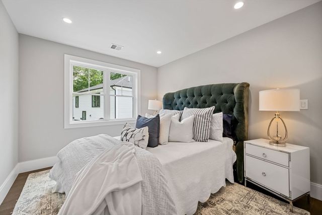5 Milk St, Natick, MA 01760