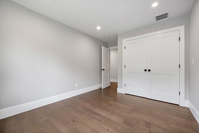 5 Milk St, Natick, MA 01760
