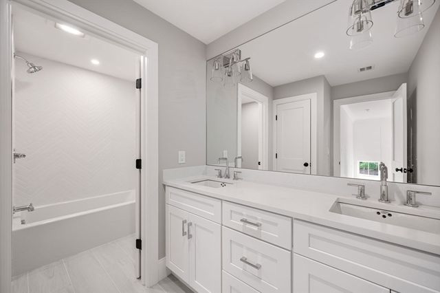 5 Milk St, Natick, MA 01760