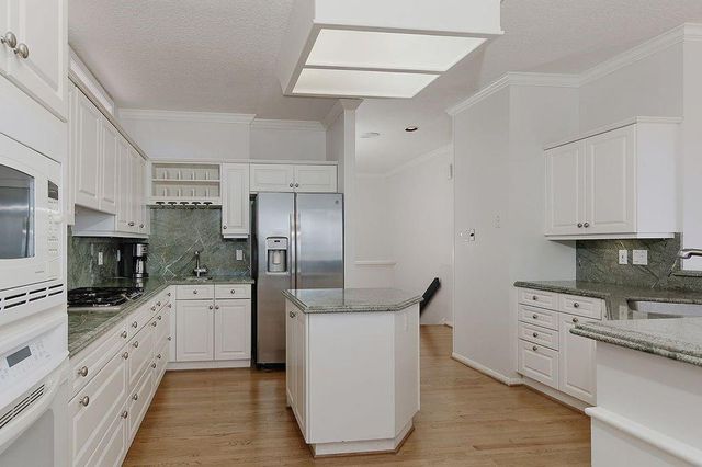 12374 Lake Vista Drive, Willis, TX 77318