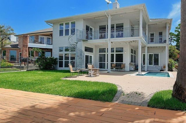 12374 Lake Vista Drive, Willis, TX 77318