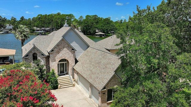 12374 Lake Vista Drive, Willis, TX 77318