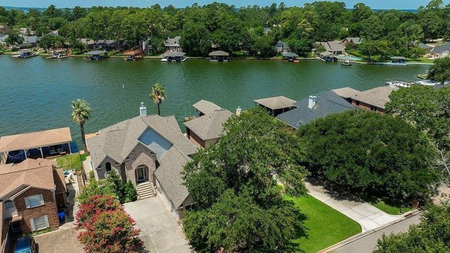 12374 Lake Vista Drive, Willis, TX 77318