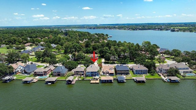 12374 Lake Vista Drive, Willis, TX 77318