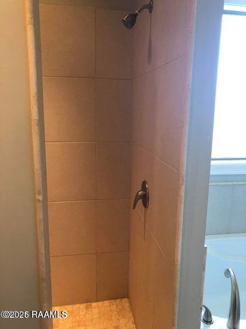 102 Meadow Gate Drive, Lafayette, LA 70508