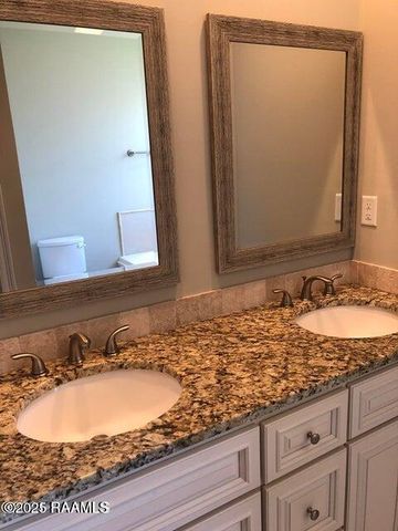 102 Meadow Gate Drive, Lafayette, LA 70508