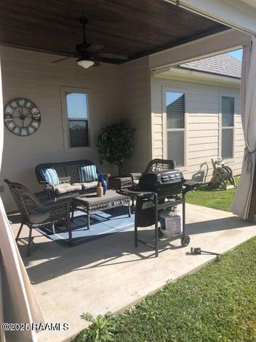 102 Meadow Gate Drive, Lafayette, LA 70508