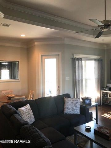 102 Meadow Gate Drive, Lafayette, LA 70508