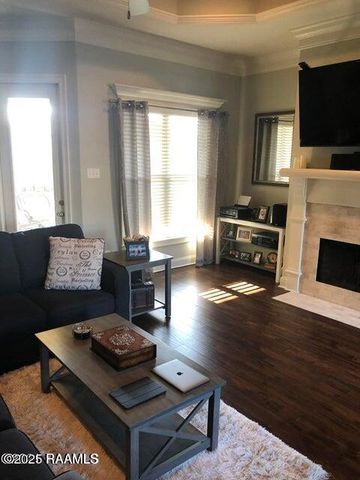 102 Meadow Gate Drive, Lafayette, LA 70508