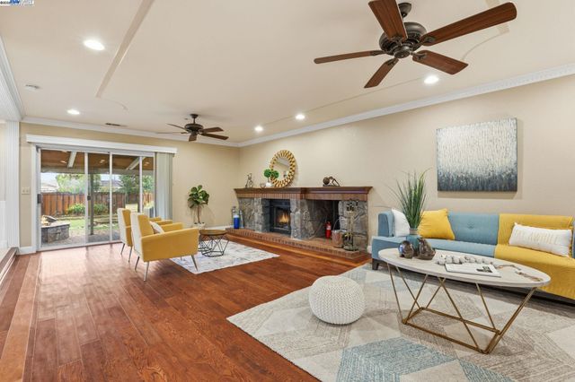 1414 Columbine Way, Livermore, CA 94551