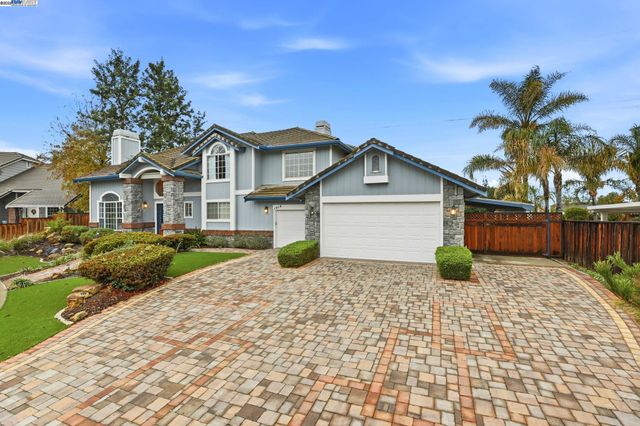 1414 Columbine Way, Livermore, CA 94551