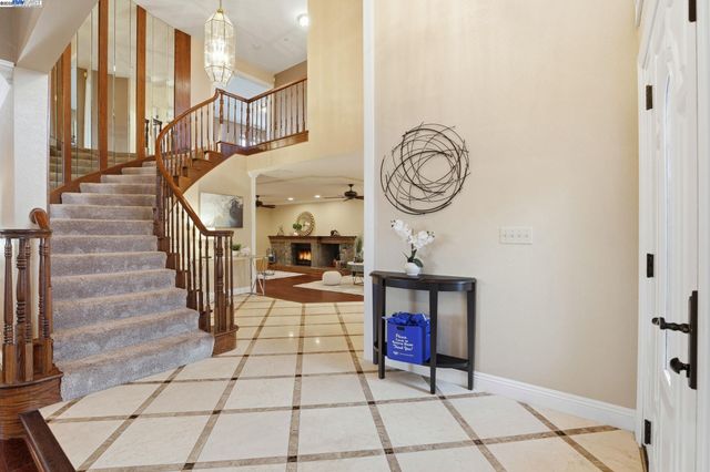 1414 Columbine Way, Livermore, CA 94551