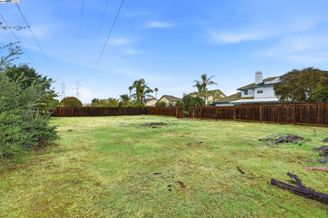 1414 Columbine Way, Livermore, CA 94551