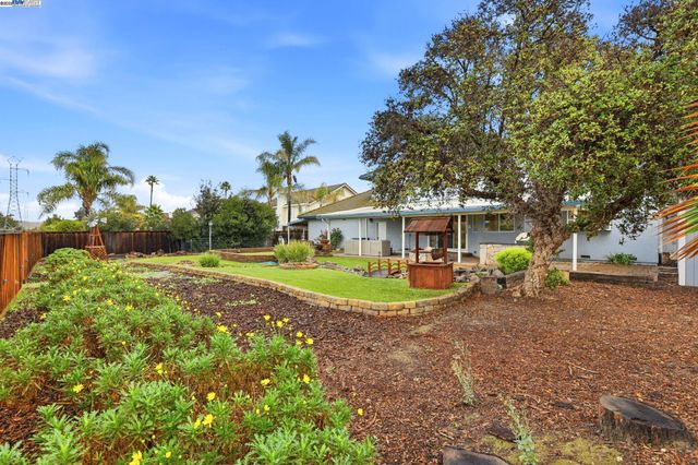 1414 Columbine Way, Livermore, CA 94551