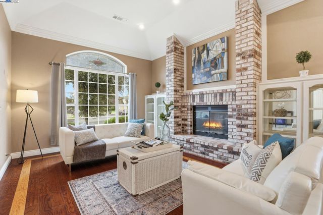 1414 Columbine Way, Livermore, CA 94551