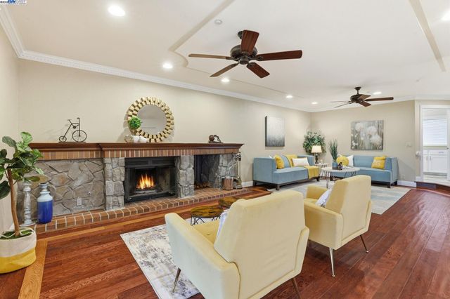 1414 Columbine Way, Livermore, CA 94551