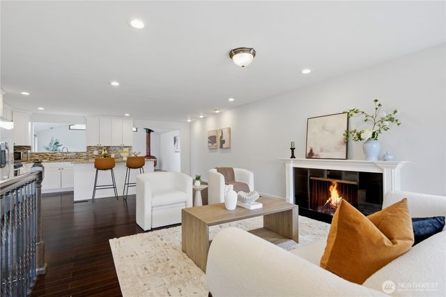 14831 NE 14th Street, Bellevue, WA 98007