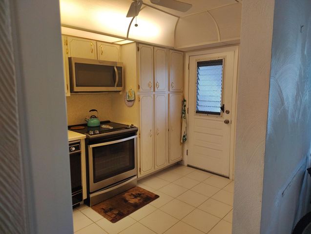 3001 NW 46th Avenue 301, Lauderdale Lakes, FL 33313