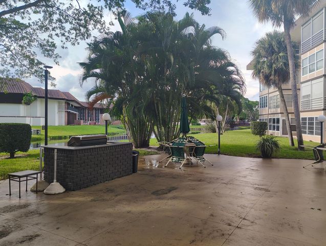 3001 NW 46th Avenue 301, Lauderdale Lakes, FL 33313