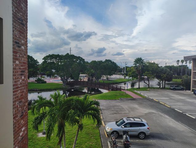3001 NW 46th Avenue 301, Lauderdale Lakes, FL 33313