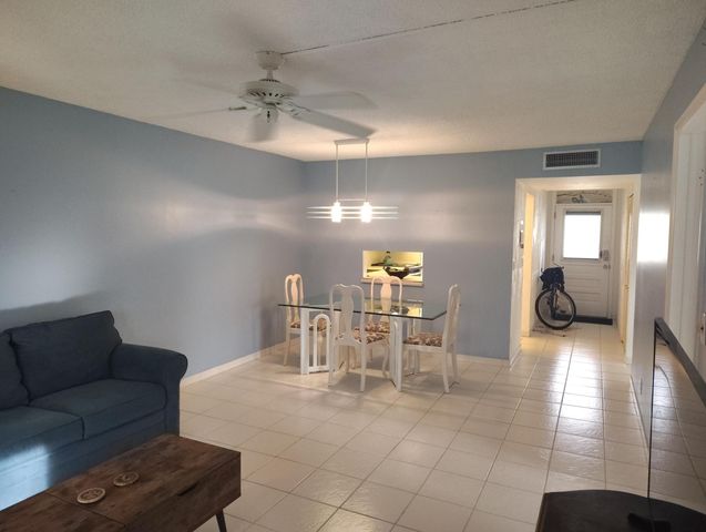 3001 NW 46th Avenue 301, Lauderdale Lakes, FL 33313