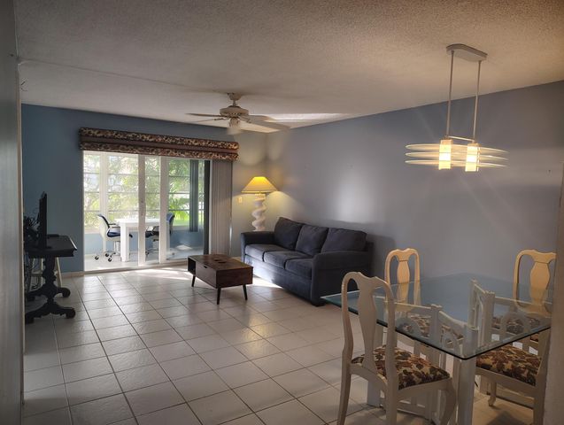 3001 NW 46th Avenue 301, Lauderdale Lakes, FL 33313
