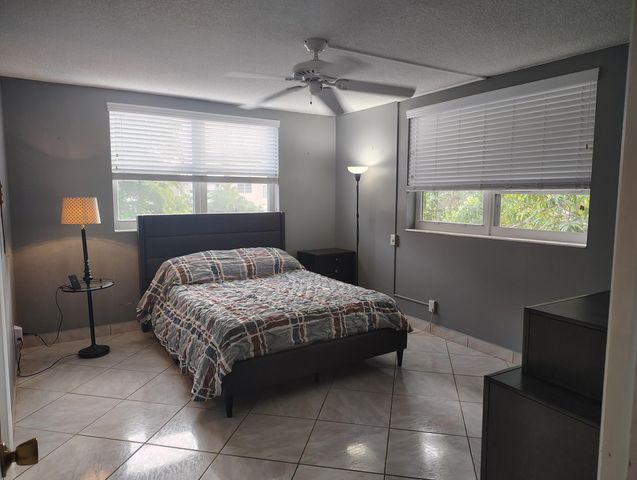 3001 NW 46th Avenue 301, Lauderdale Lakes, FL 33313