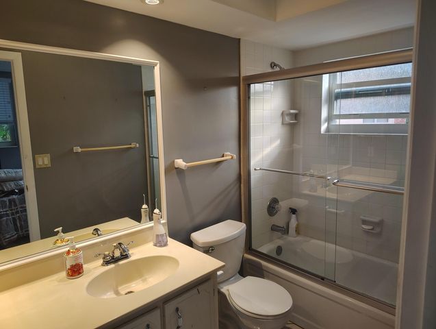 3001 NW 46th Avenue 301, Lauderdale Lakes, FL 33313
