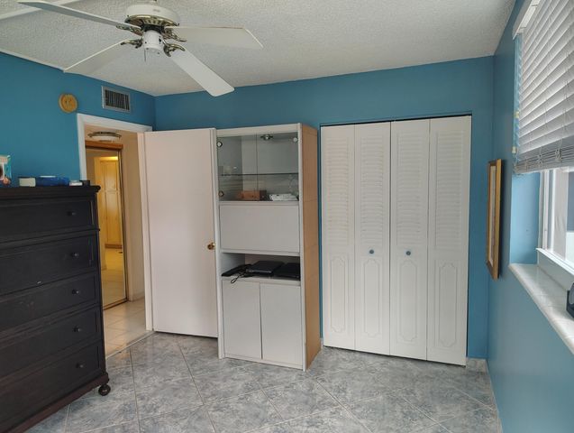 3001 NW 46th Avenue 301, Lauderdale Lakes, FL 33313