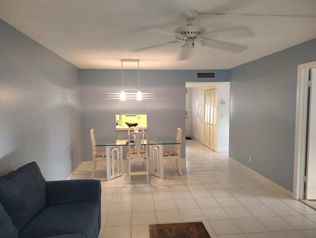 3001 NW 46th Avenue 301, Lauderdale Lakes, FL 33313